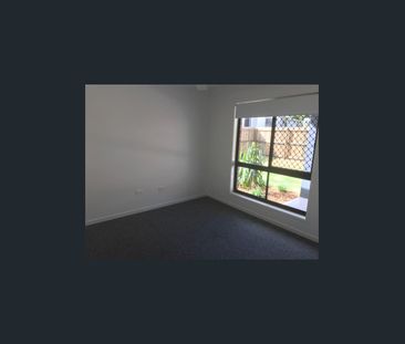 Executive 3 Bedroom Home Bundaberg West - Photo 2