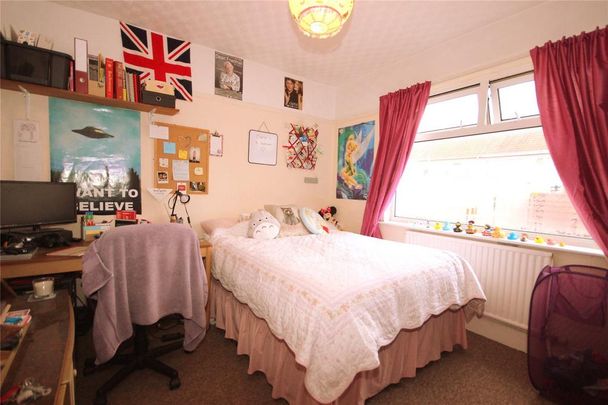 3 bedroom end of terrace house to rent - Photo 1