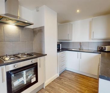 1 bedroom in a house share to rent - Photo 4