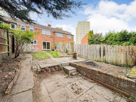 3 bedroom terraced house to rent - Photo 5
