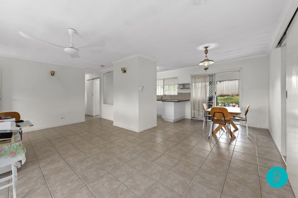 9 Naples Street, Wishart QLD 4122 - House For Rent | Domain - Photo 1