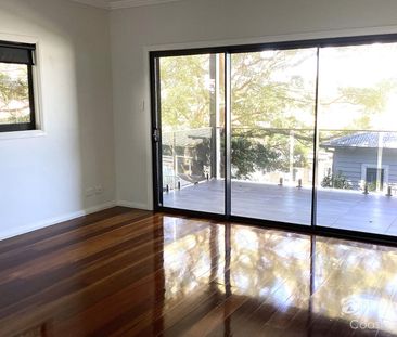 Modern 3 Bedroom Townhouse - Photo 3