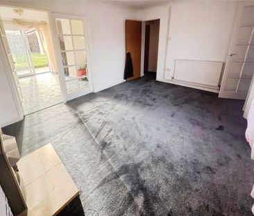 Glaisdale Gardens, Wolverhampton, West Midlands, WV6 - Photo 2