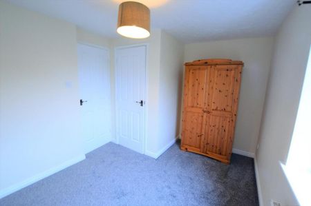 2 bedroom semi-detached house to rent - Photo 4