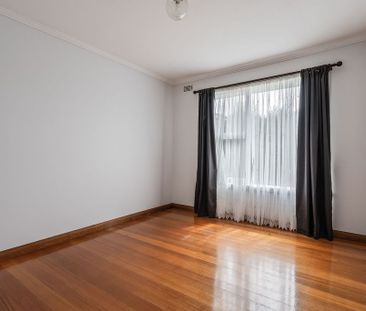 Spacious 3-Bedroom Home in Quiet Norwood Court - Photo 4