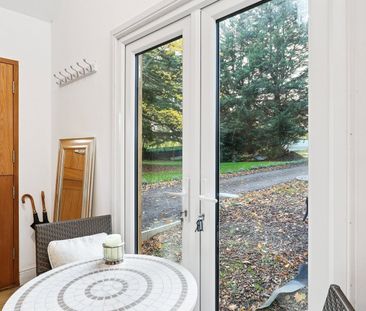 Effingham Common, Effingham, Leatherhead, Surrey, KT24 - Photo 6