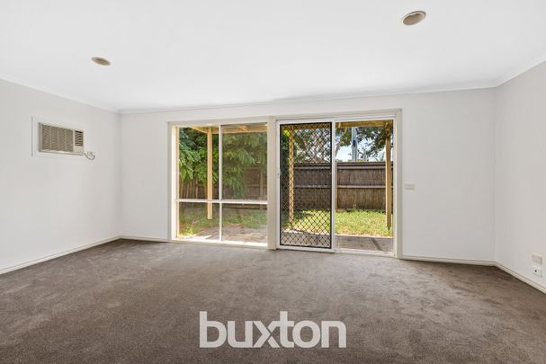 FANTASTIC ONE BEDROOM UNIT - QUIET LOCATION - Photo 1