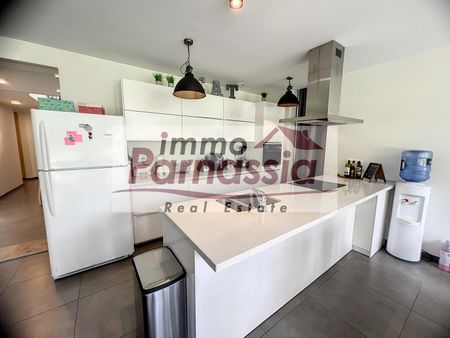 Volledig gerenoveerde villa in een residentiële wijk - Foto 5