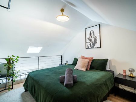 Rare Loft-Style Gem in Brisbane CBD – Stylish, Spacious & Fully Furnished - Photo 3