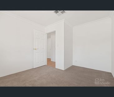 96 Greenfields Circle, Hocking, WA 6065 - Photo 2