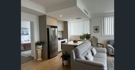 Near New 2 Bedroom Apartment ready to move in - Photo 2