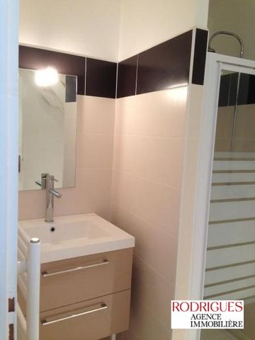Location Appartement 3 pièces 65m² POITIERS 86000 - Photo 4