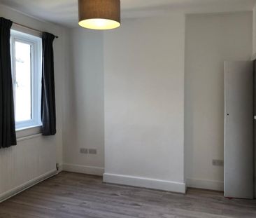 2 Bed Semi-Detached House, Abbey Road, CR0 - Photo 5