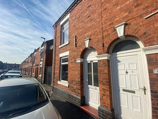 2 bedroom terraced house to rent - Photo 1