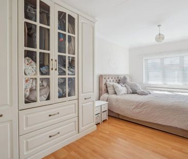 4 bedroom semi-detached house to rent - Photo 6