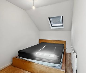 3 bedroom flat to rent - Photo 2