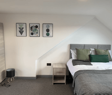 1 bedroom in a house share to rent - Photo 2