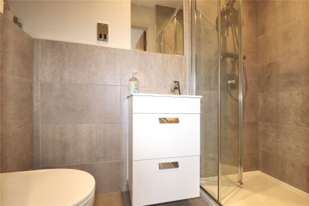 North Road, Woking, Surrey, GU21 - Photo 3