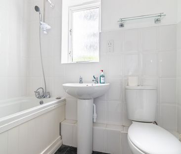 Available unfurnished from 28/11/2025 - Photo 6