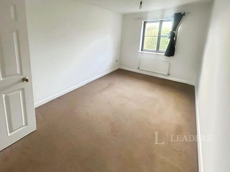 3 bedroom house to rent The Spinney, Bar Hill, Cambridge, CB23 - Photo 3