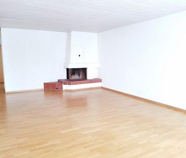 Schöne 4.5 Zimmer Wohnung mit Balkon - Foto 1
