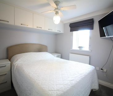 Dorchester Road, Upton - Photo 3