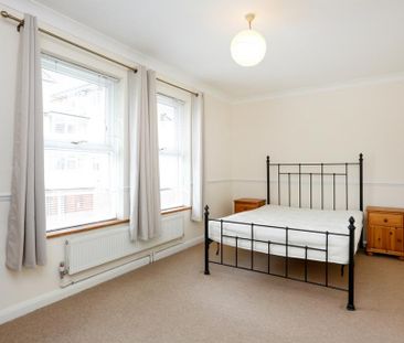 2 bedroom end of terrace house to rent - Photo 3