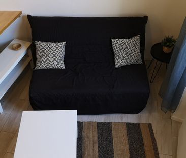 Location - Studio meublé de 19 m² dans immeuble sécurisé - Photo 1