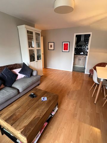 2 Bed Flat, Campbell Close, SW16 - Photo 4