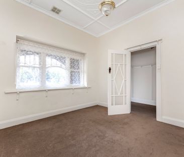 3 Bedroom Charmer! - Photo 1