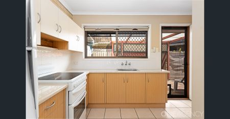 EAST OF OXLEY BAYSIDE VILLA CLOSE BEACH & REDCLIFFE CBD - Photo 5