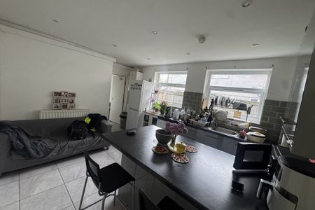 Gordon Road, CARDIFF - Photo 3