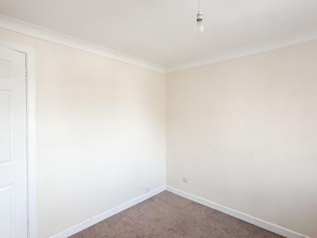 2 bedroom semi-detached house to rent - Photo 4