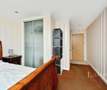 2 bedroom maisonette to rent West Street, Brighton, East Sussex, BN1 - Photo 4