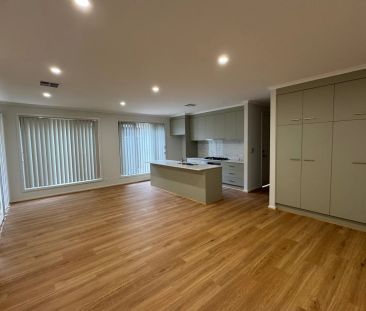 Brand-New Family Home in Riverlea Park - Photo 3