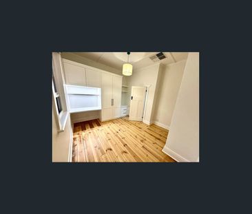 Beautifully Renovated Bungalow - Photo 2