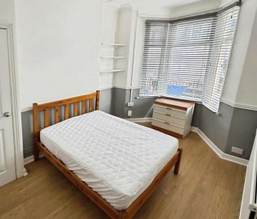 5 bedroom terraced house to rent - Photo 4
