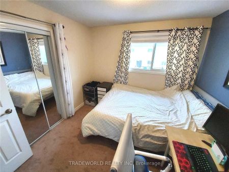 For Lease - 880 Leslie Valley Drive Unit# Main & 2nd, Newmarket, Ontario - Photo 3