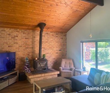 Family Comfort in a Quiet Neighbourhood - Photo 4