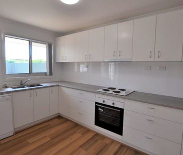 DREAMY ON DULVERTON - Fully Renovated 3x2 - Photo 6