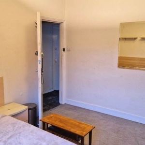 Room in a Shared House, Westbury Avenue, N22 - Photo 2