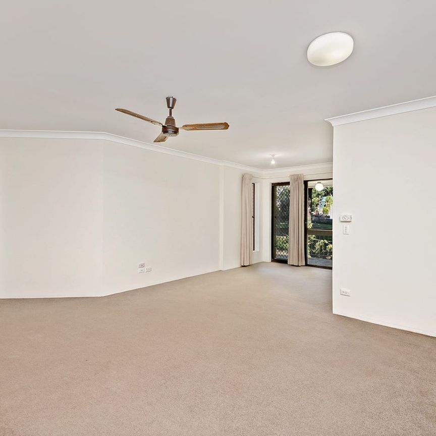 Function & Character - Photo 1