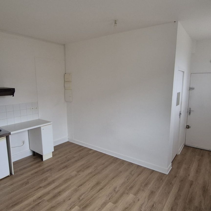 Location Appartement 1 pièce 18m² ATHIS MONS 91200 - Photo 1