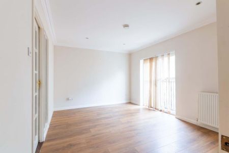3 bedroom flat to rent - Photo 2