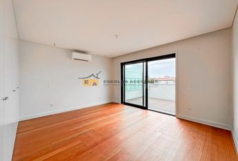Apartamento T4 em Porto