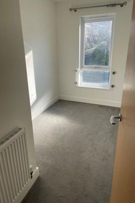 3 bedroom end of terrace house to rent - Photo 1