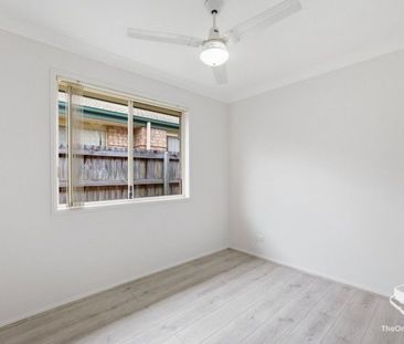 Newly renovated Â CONVENIENT VILLA LIFESTYLE! - Photo 3