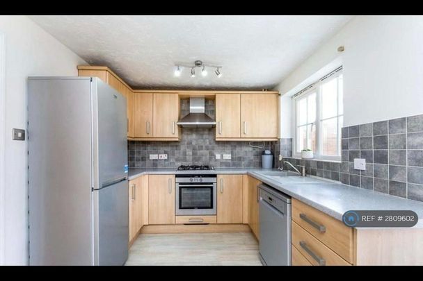 2 bedroom semi-detached house to rent - Photo 1