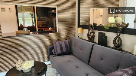 madrid, Community of Madrid 28035 - Photo 4