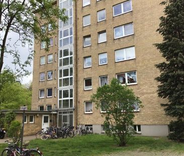 Komplett renovierte Wohnung mit 2 ganzen und 2 halben Zimmern - Foto 4